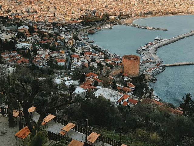 Alanya’da Doğa ile İç İçe Yaşam: Emlak Yatırımı İçin Neden Şimdi Harekete Geçmelisiniz?