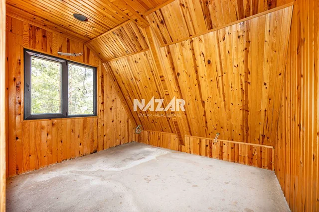 Alanya Üzümlüde 1.269 m² Tarla İçinde 2 Adet Havuzlu 3+1 EV